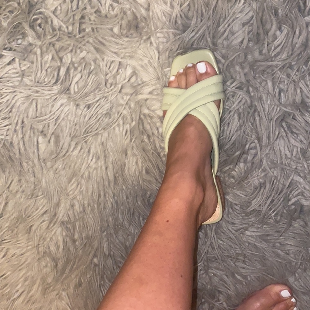 Vici mint green sandal size 6.5 worn once - Picture 6 of 6
